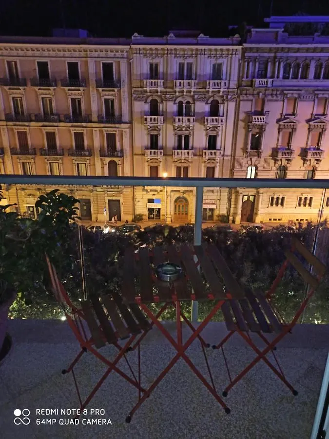 Hotel Cavour 133 Bari 0*,